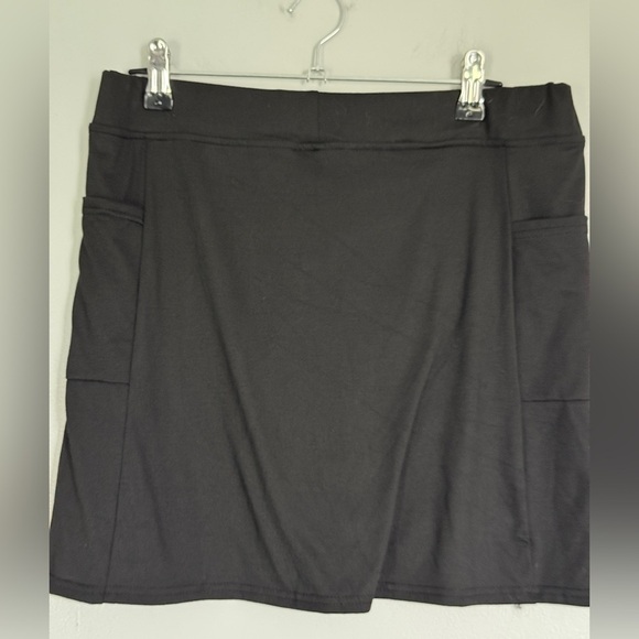 Women’s Black Multi Purpose Skirt - Picture 3 of 3